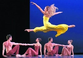 La compañía de Martha Graham bailando 'Diversion of Angels'.