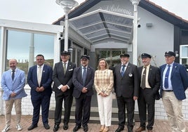 Isabel Artime García recogió en Salinas el galardón Llámpara Natural de la cofradía Buena Mesa de la Mar.