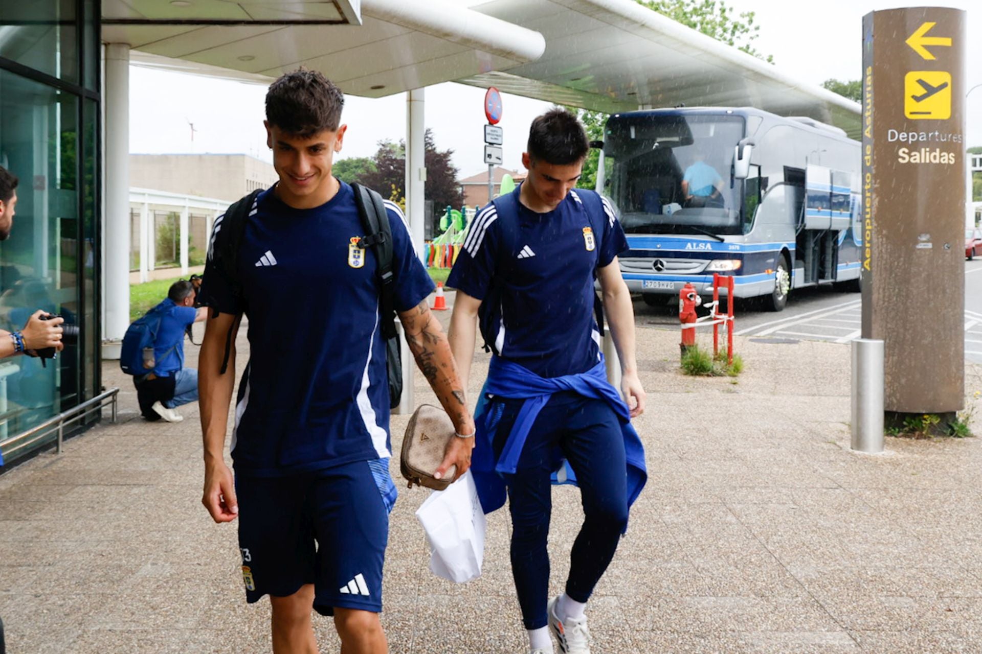 El Real Oviedo comienza su aventura hacia el ascenso: primera parada, Almería