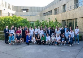 Foto de familia de los 40 jóvenes talentos de la agroalimentación en el Basque Culinary Center