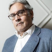El escritor Juan Manuel de Prada estará en Cáceres el próximo lunes dando a conocer 'Cárcel de tinieblas'.
