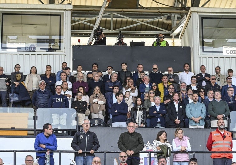 El Badajoz pide perdón a la afición y garantiza la continuidad del club