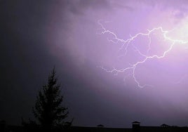 Imagen de archivod e una tormenta eléctrica en León.