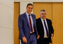 Pedro Sánchez junto a Santos Cerdán