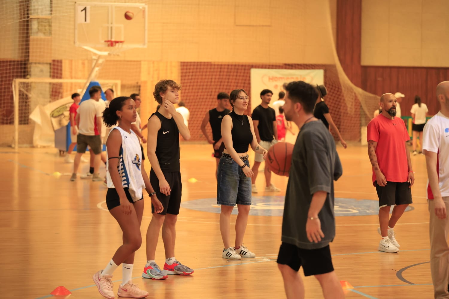 Éxito rotundo de la III Jornada Benéfica de baloncesto en Salamanca por Cheto
