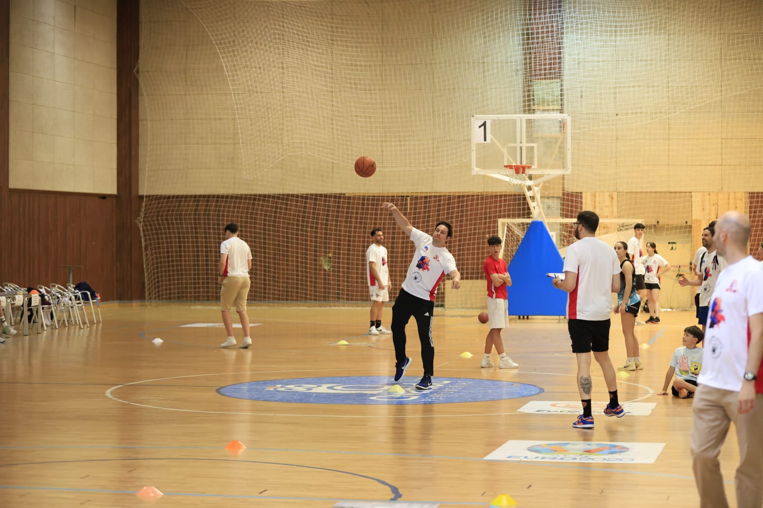 Éxito rotundo de la III Jornada Benéfica de baloncesto en Salamanca por Cheto